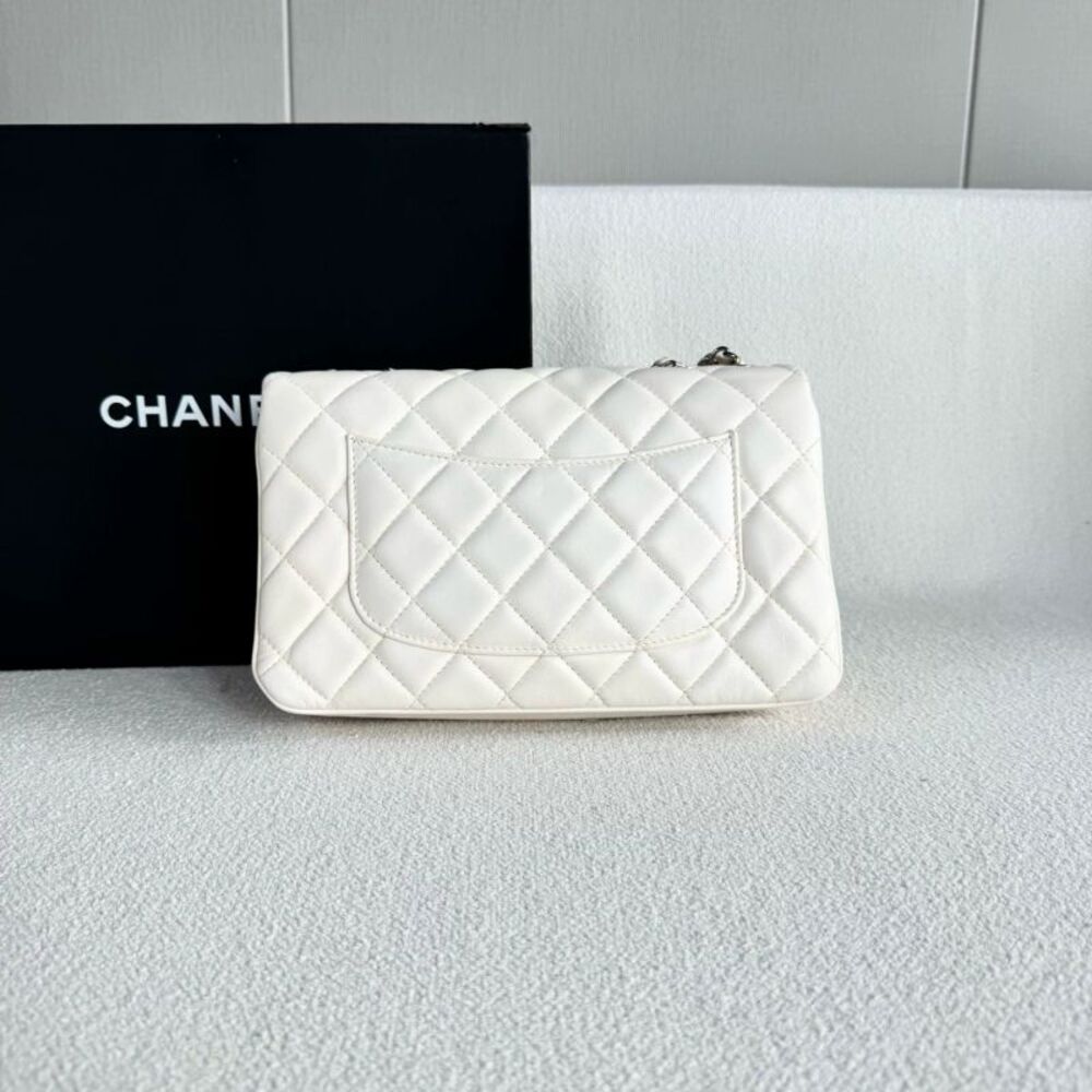 Chanel Women Pre-Loved Bag Very Good Condition - Picture 3 of 9